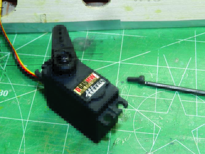 The D645MW a digital standard servo that is suitable for giant-scale models.