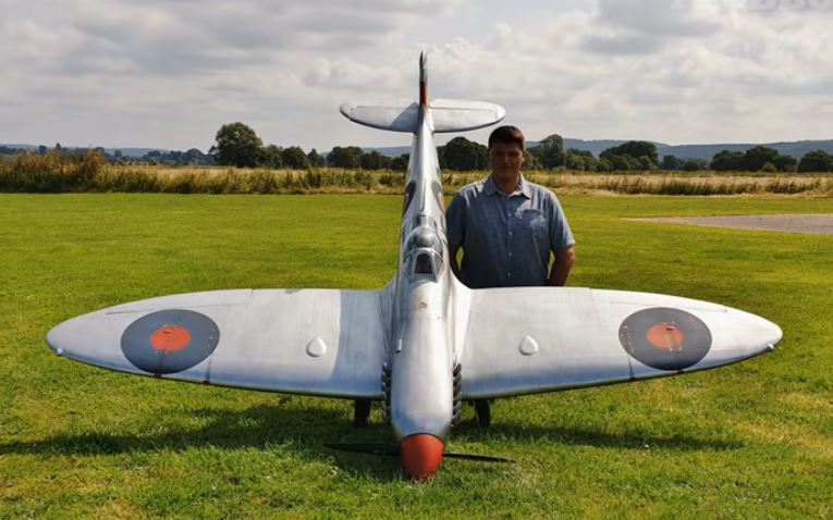 Model Airplane News - RC Airplane News | Spectacular Spitfire